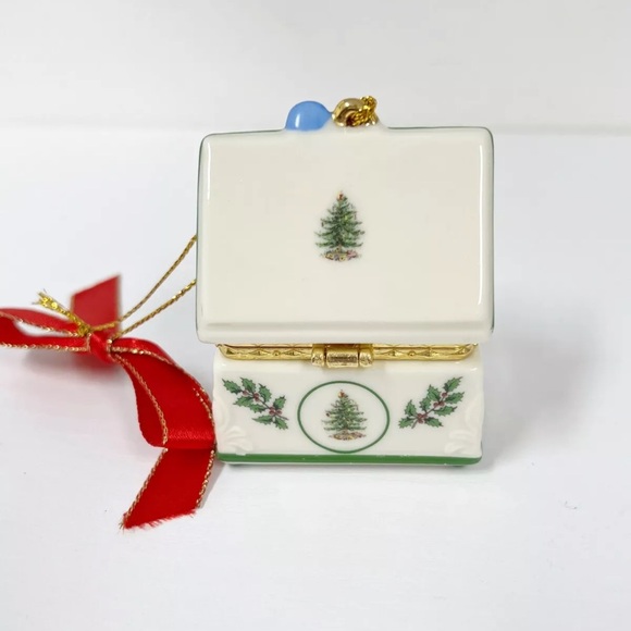 Spode Porcelain Hinged Toy Box Trinket Box Christmas Ornament. Actually Opens - Picture 3 of 3